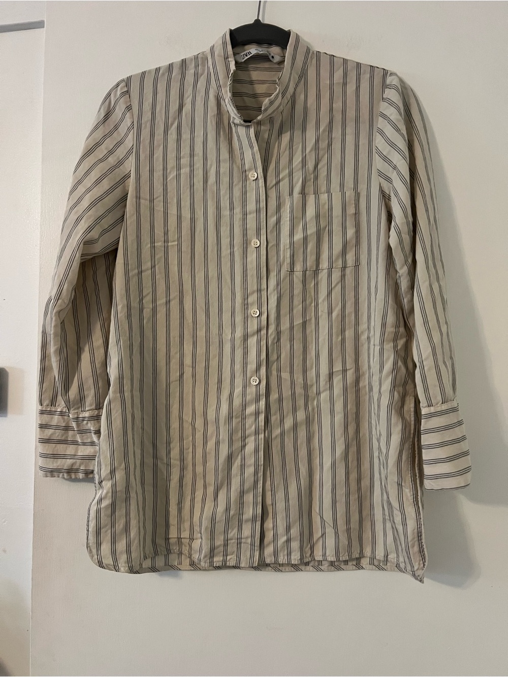Zara Cream Shirt Vertical Stripes and Stand Collar size S (AA127)